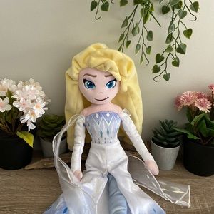 Disney Frozen 2 Elsa Plush Doll